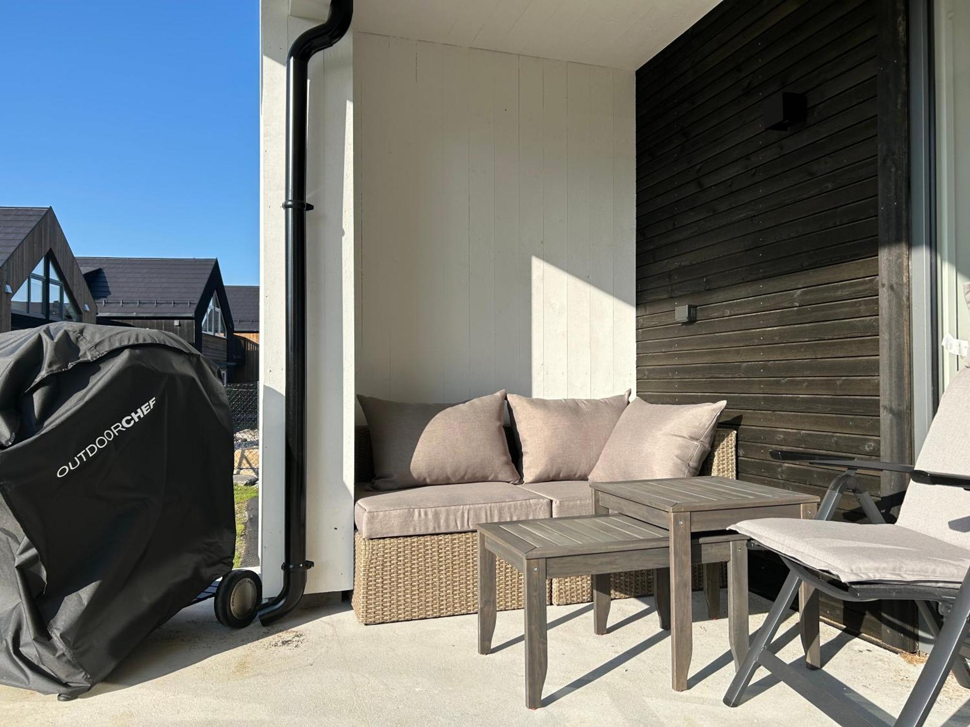 Sorlandsidyll Med Svommebasseng! Apartment Kristiansand Exterior photo